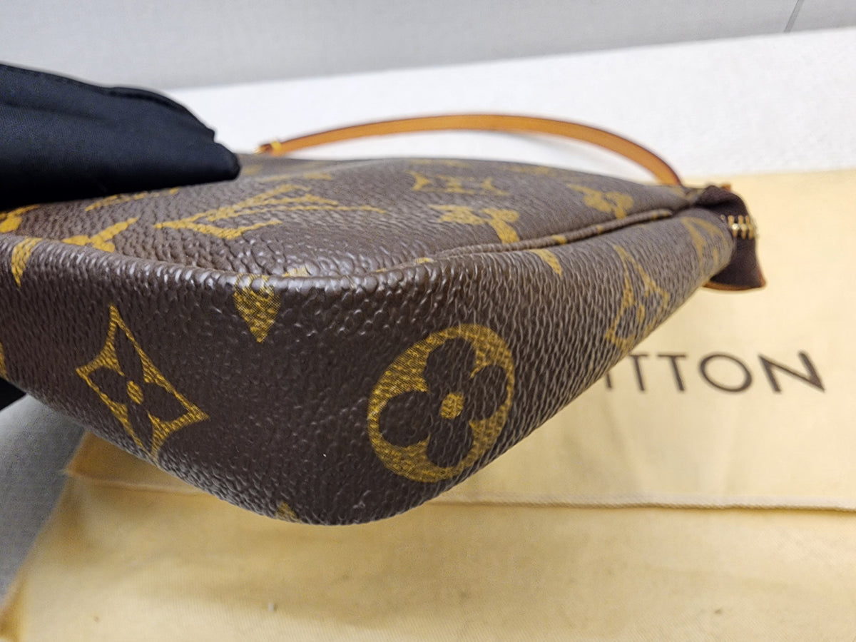 LV Monogram Pochette