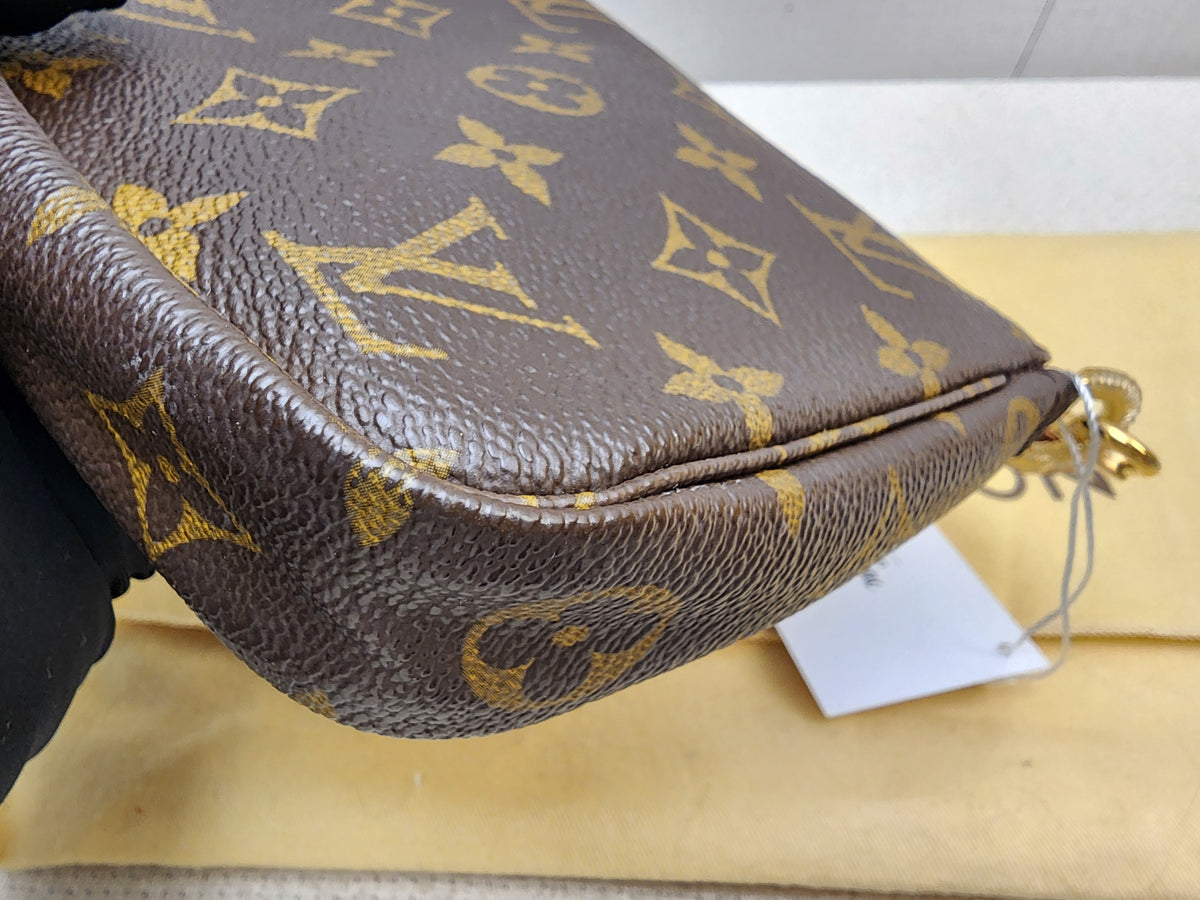 LV Monogram Pochette