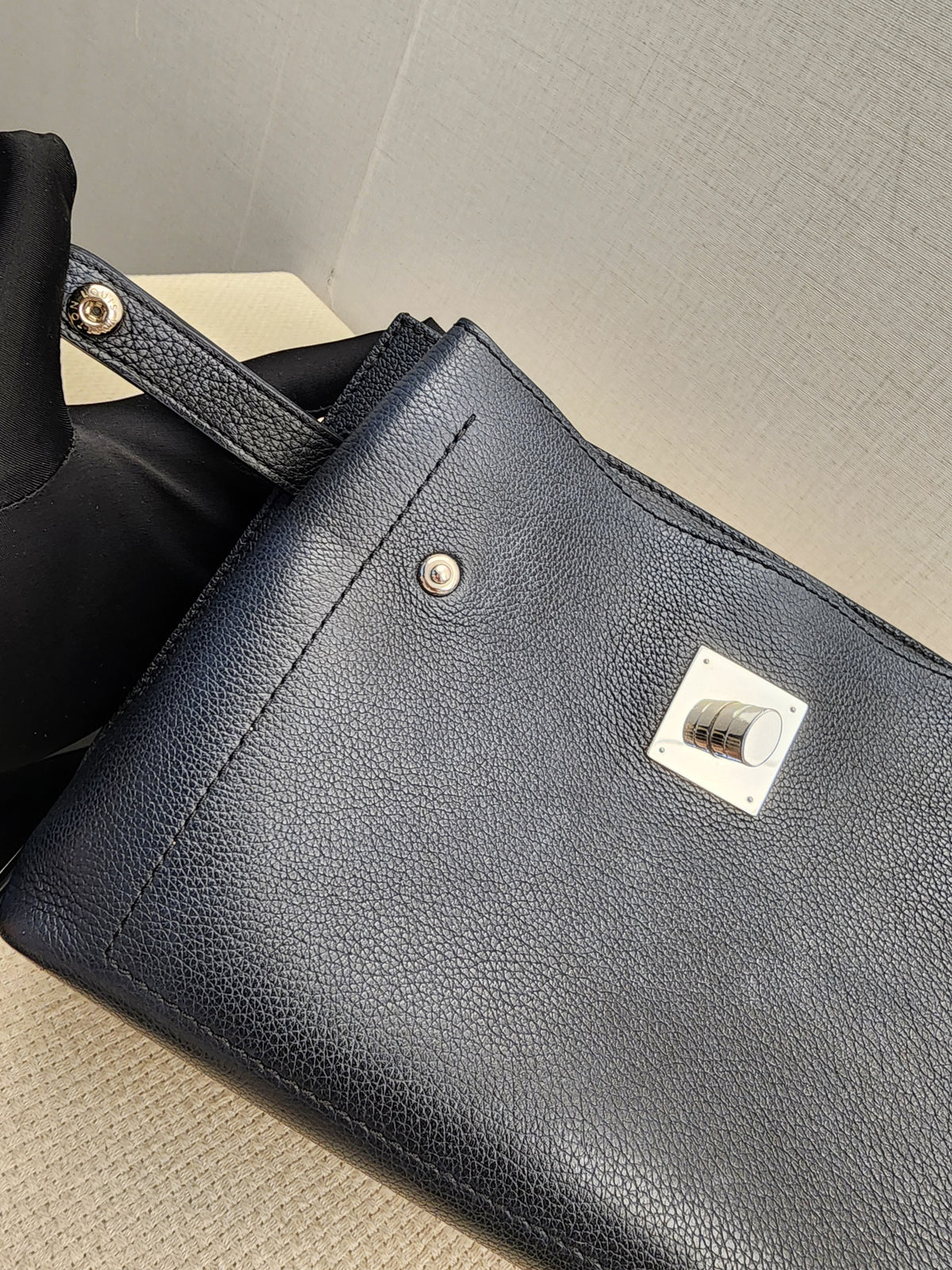 LV Black Calfskin Lockme Ever BB (SHW)