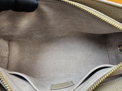 LV Toutrelle / Creme Empreinte On The Go East West