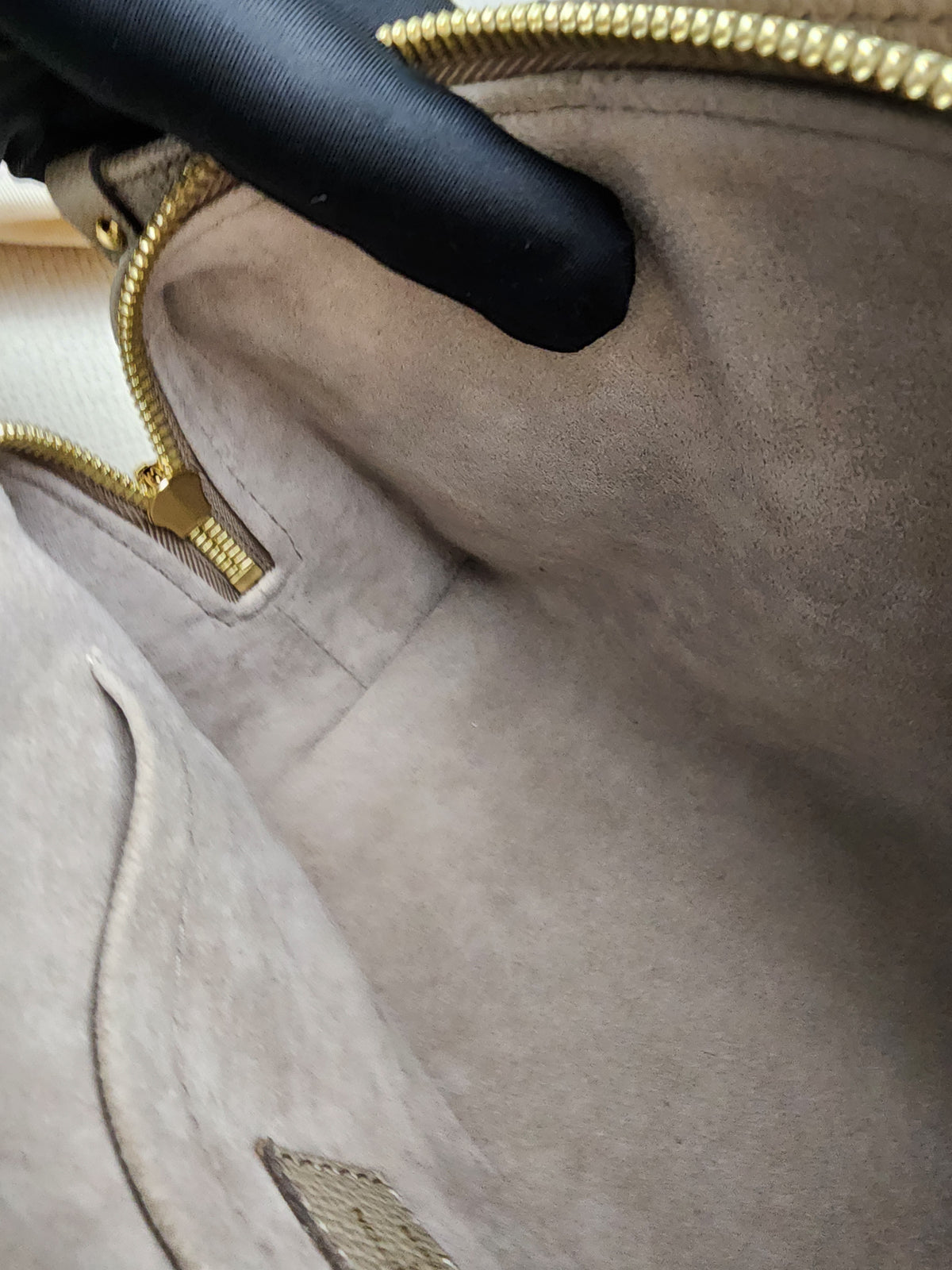 LV Toutrelle / Creme Empreinte On The Go East West
