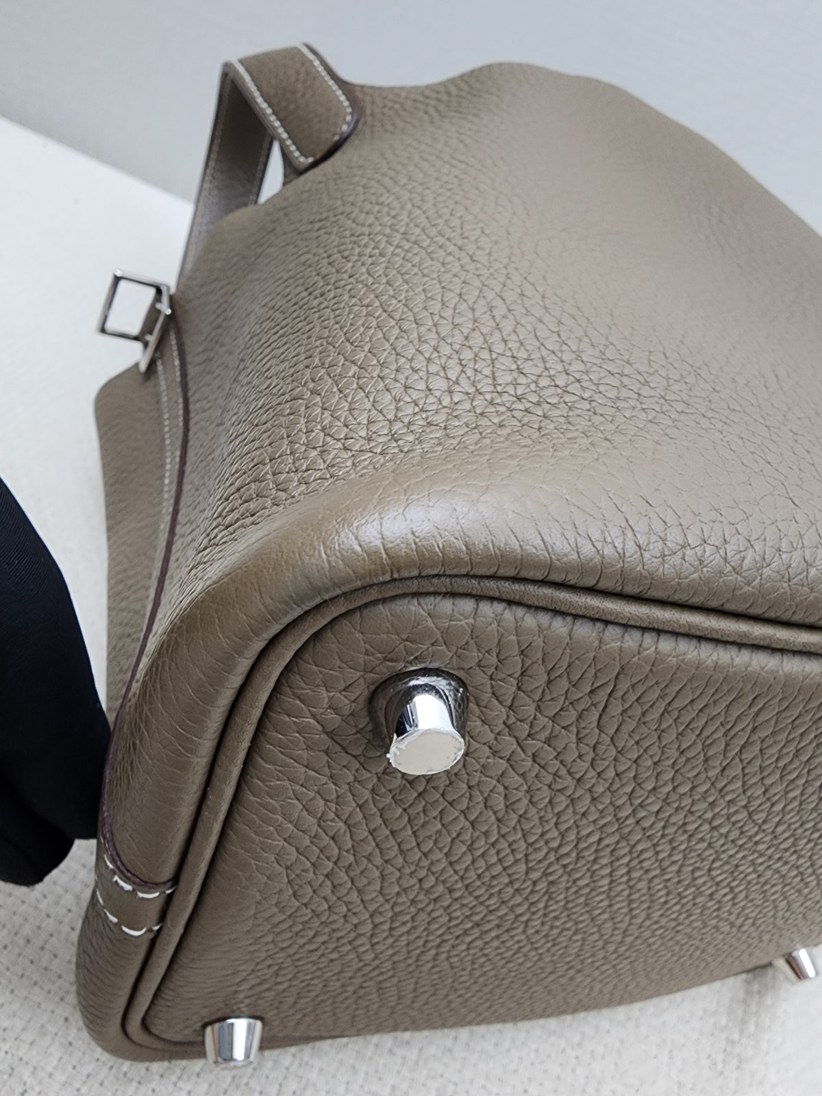 Hermes Etoupe Picotin 18 (PHW)
