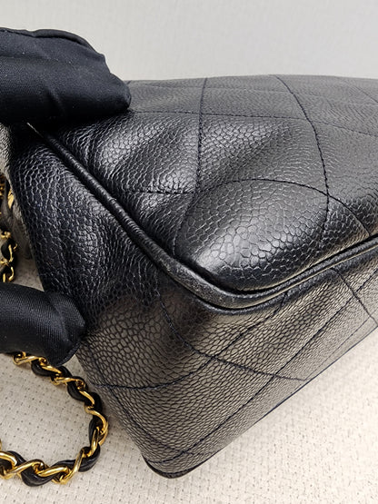 Chanel Black Caviar Vintage Chain Shoulder Bag (GHW)