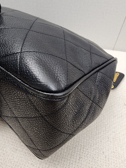 Chanel Black Caviar Vintage Chain Shoulder Bag (GHW)