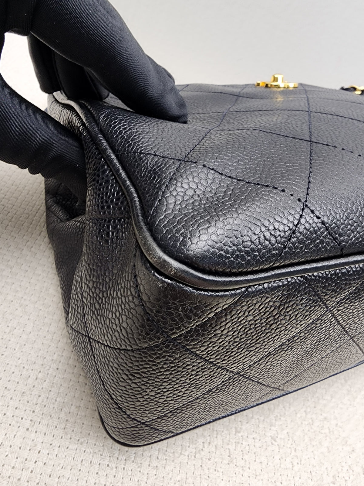 Chanel Black Caviar Vintage Chain Shoulder Bag (GHW)