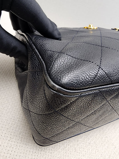 Chanel Black Caviar Vintage Chain Shoulder Bag (GHW)