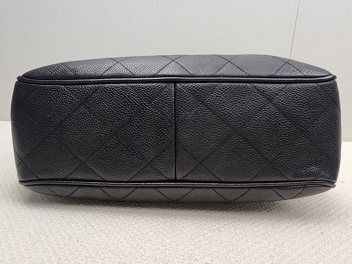 Chanel Black Caviar Vintage Chain Shoulder Bag (GHW)