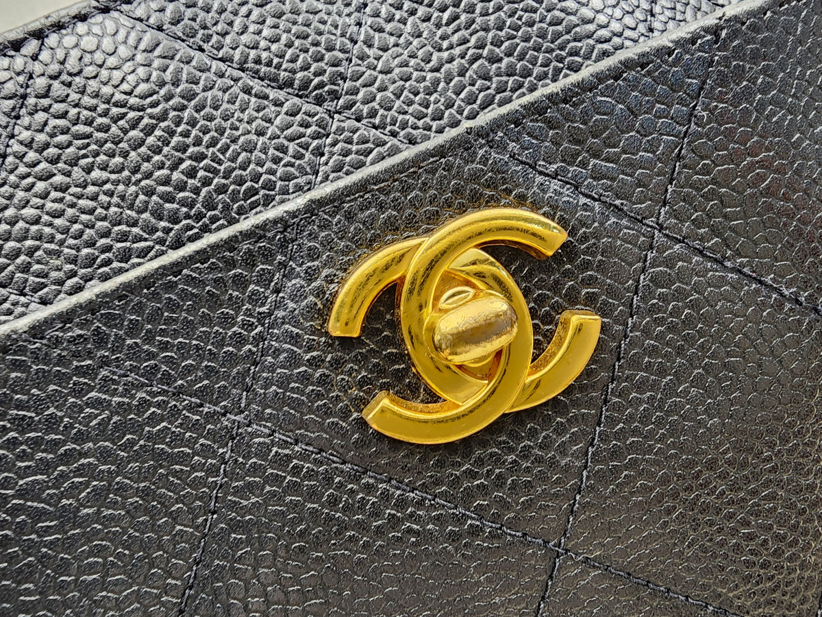 Chanel Black Caviar Vintage Chain Shoulder Bag (GHW)