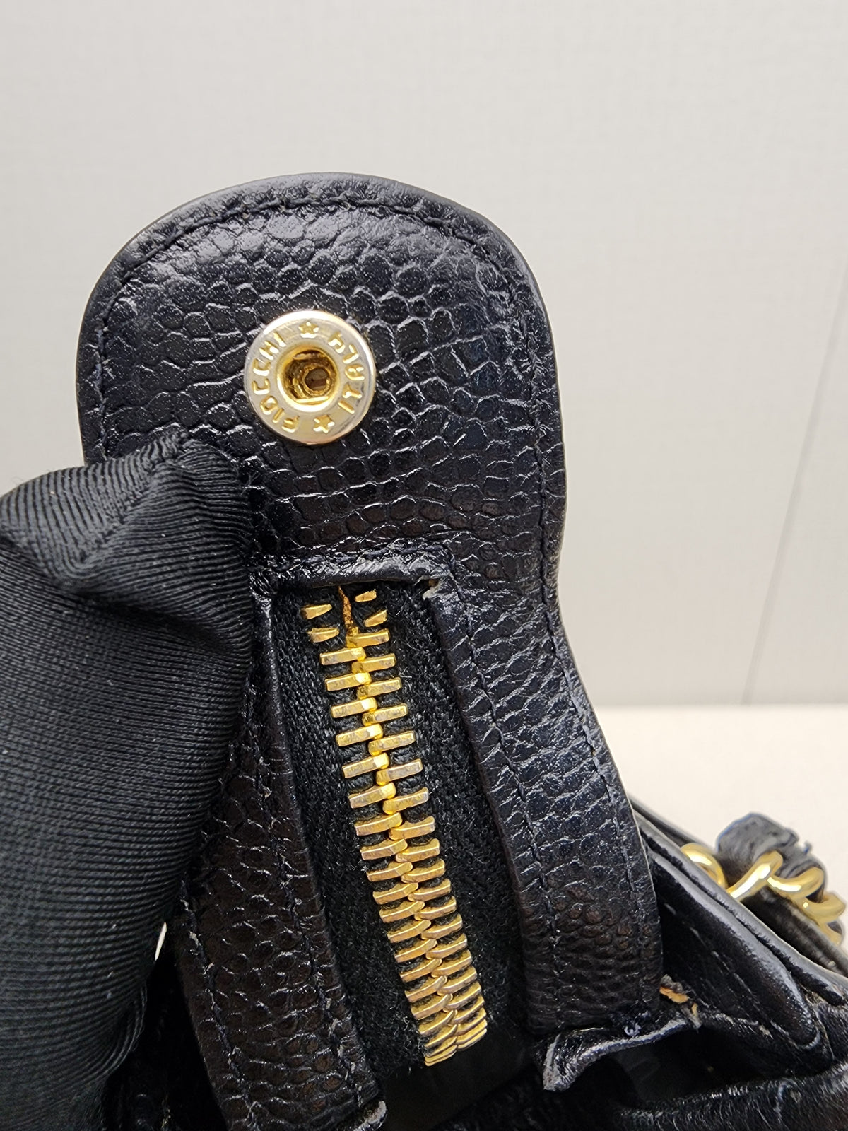 Chanel Black Caviar Vintage Chain Shoulder Bag (GHW)