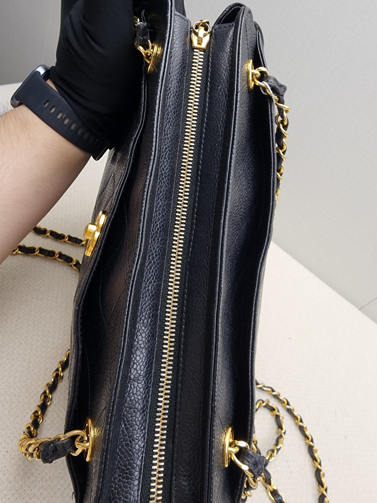 Chanel Black Caviar Vintage Chain Shoulder Bag (GHW)