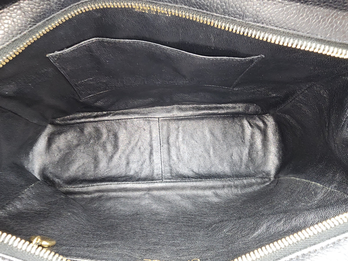 Chanel Black Caviar Vintage Chain Shoulder Bag (GHW)