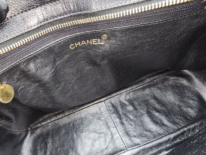 Chanel Black Caviar Vintage Chain Shoulder Bag (GHW)
