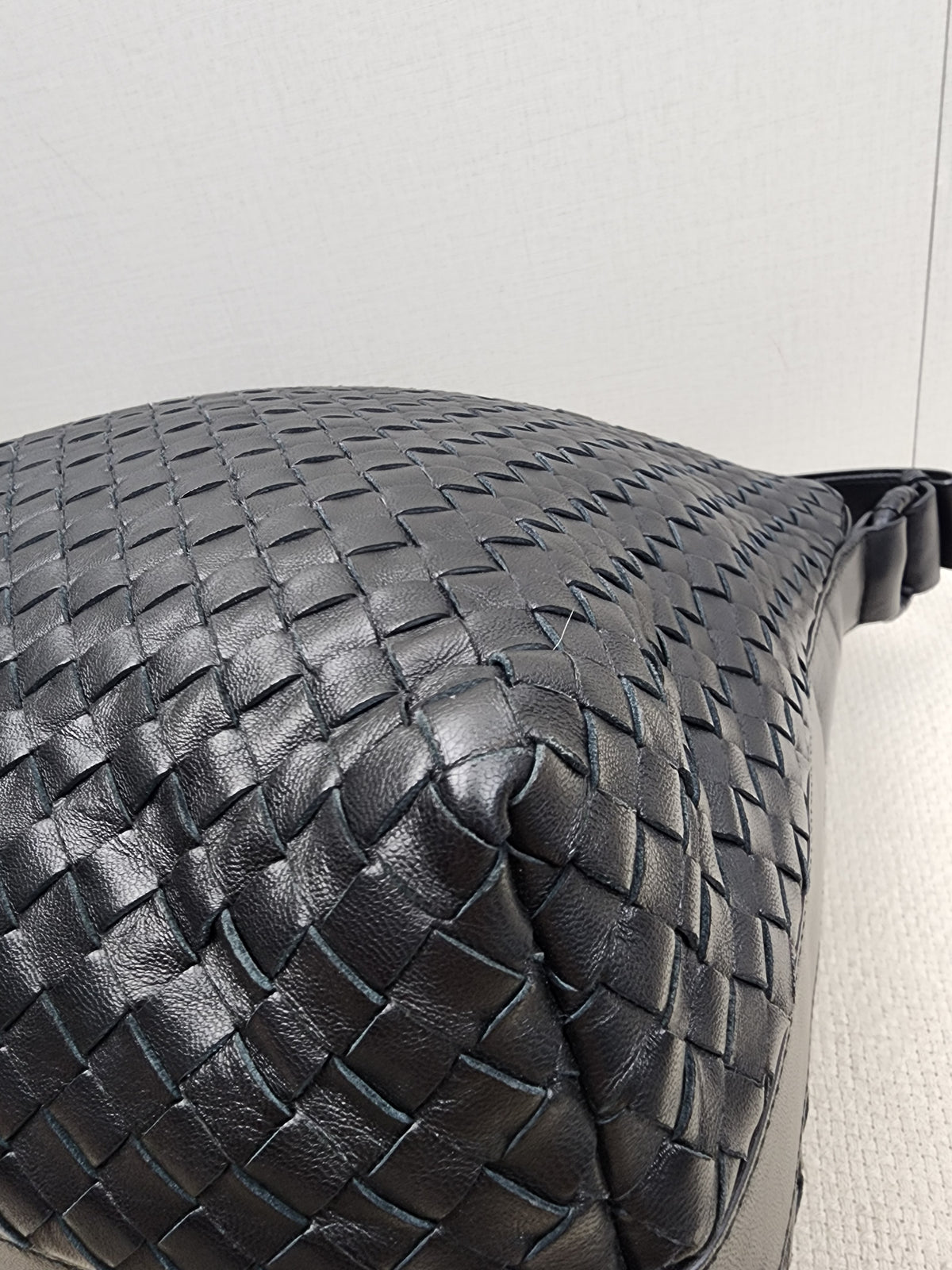 BV Black Intrecciato Hobo