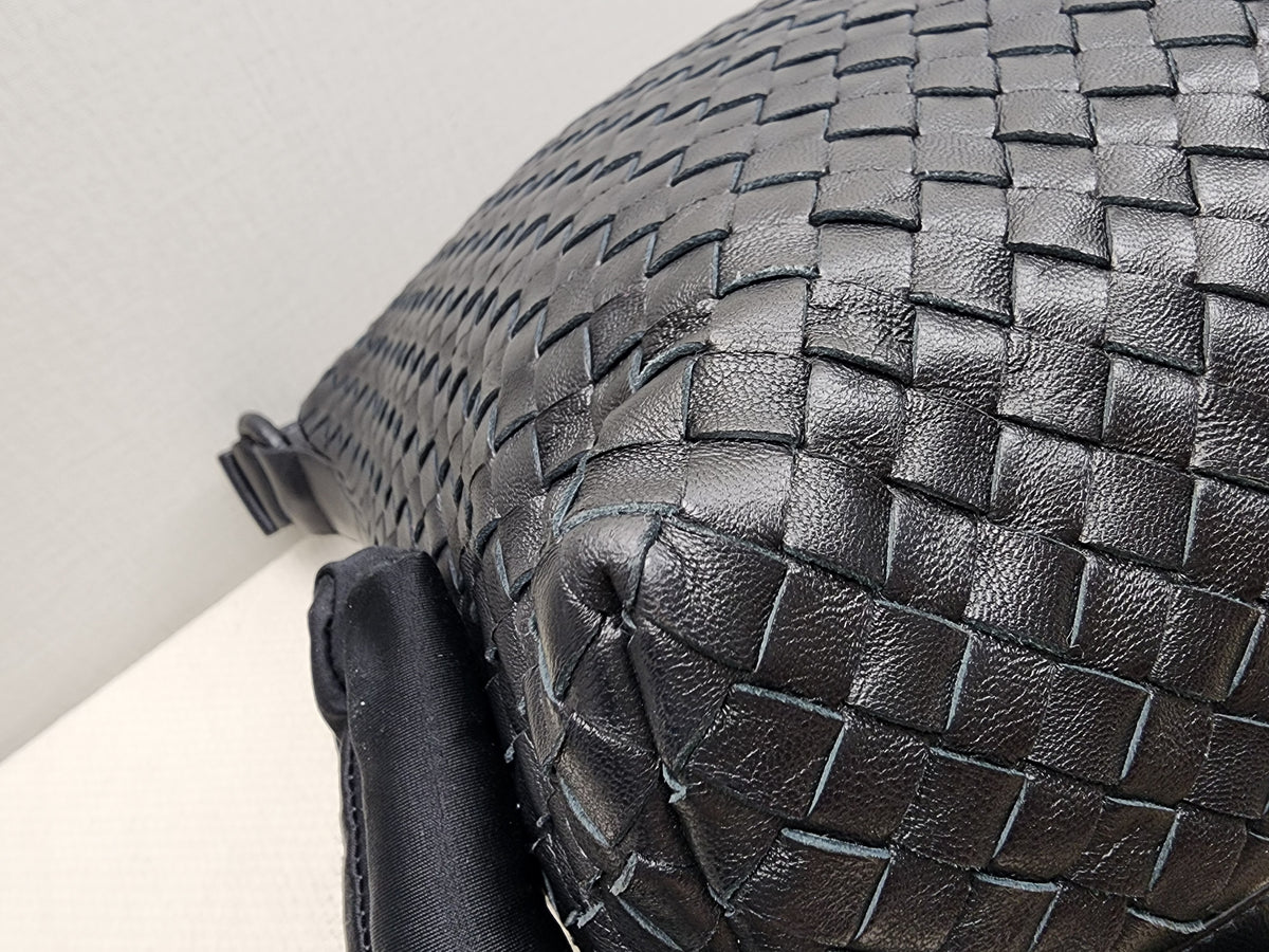 BV Black Intrecciato Hobo