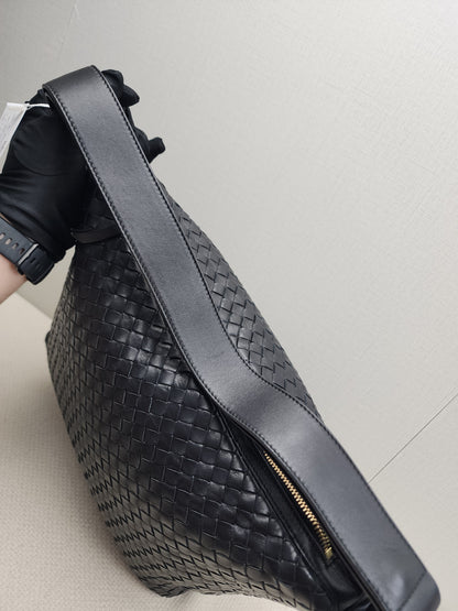 BV Black Intrecciato Hobo