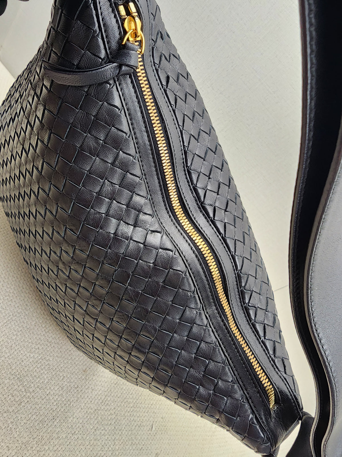 BV Black Intrecciato Hobo