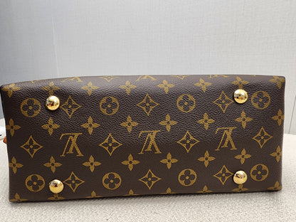 LV Monogram CarryAll PM