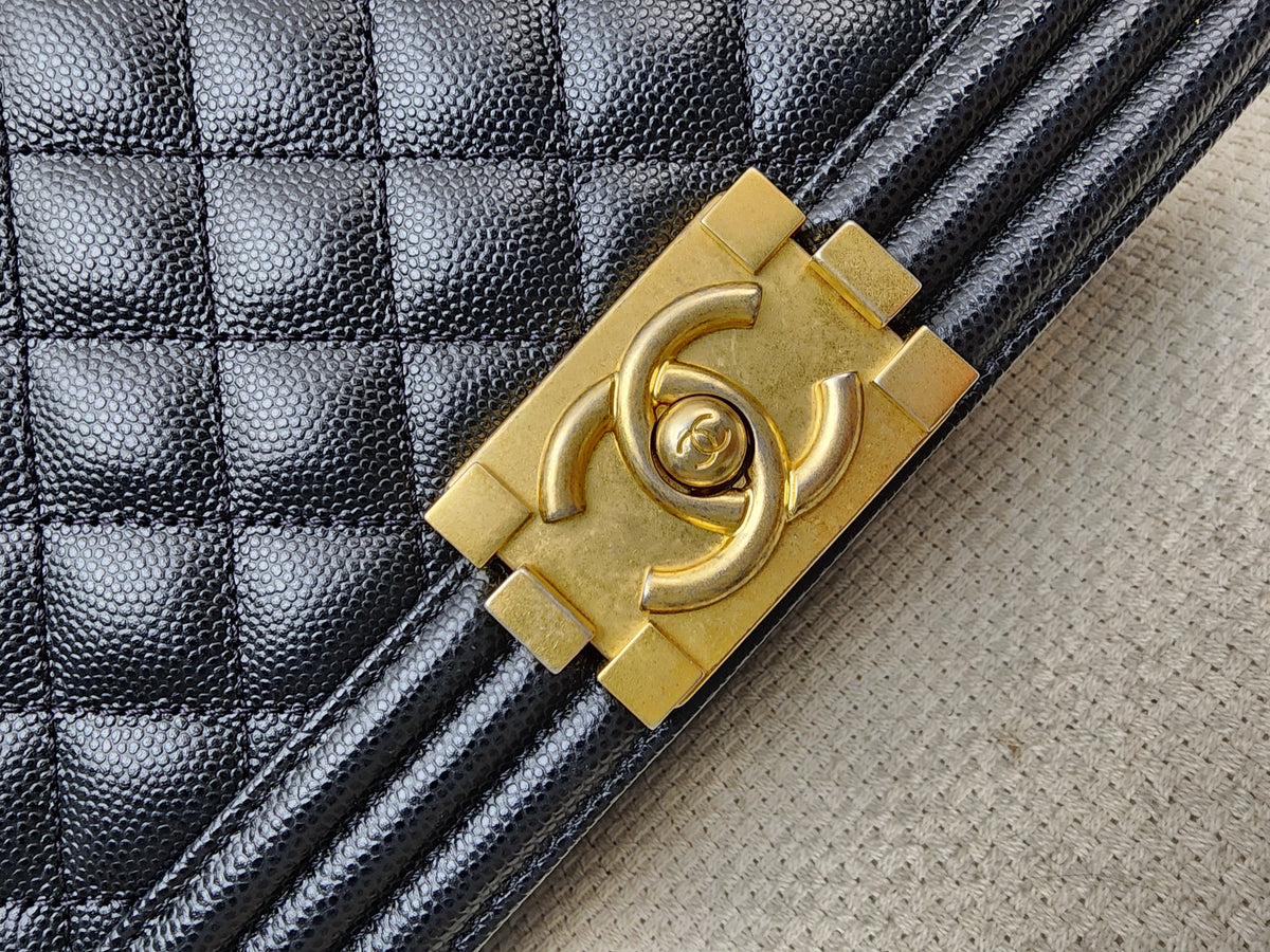 Chanel Black Caviar Old Medium Boy (GHW)