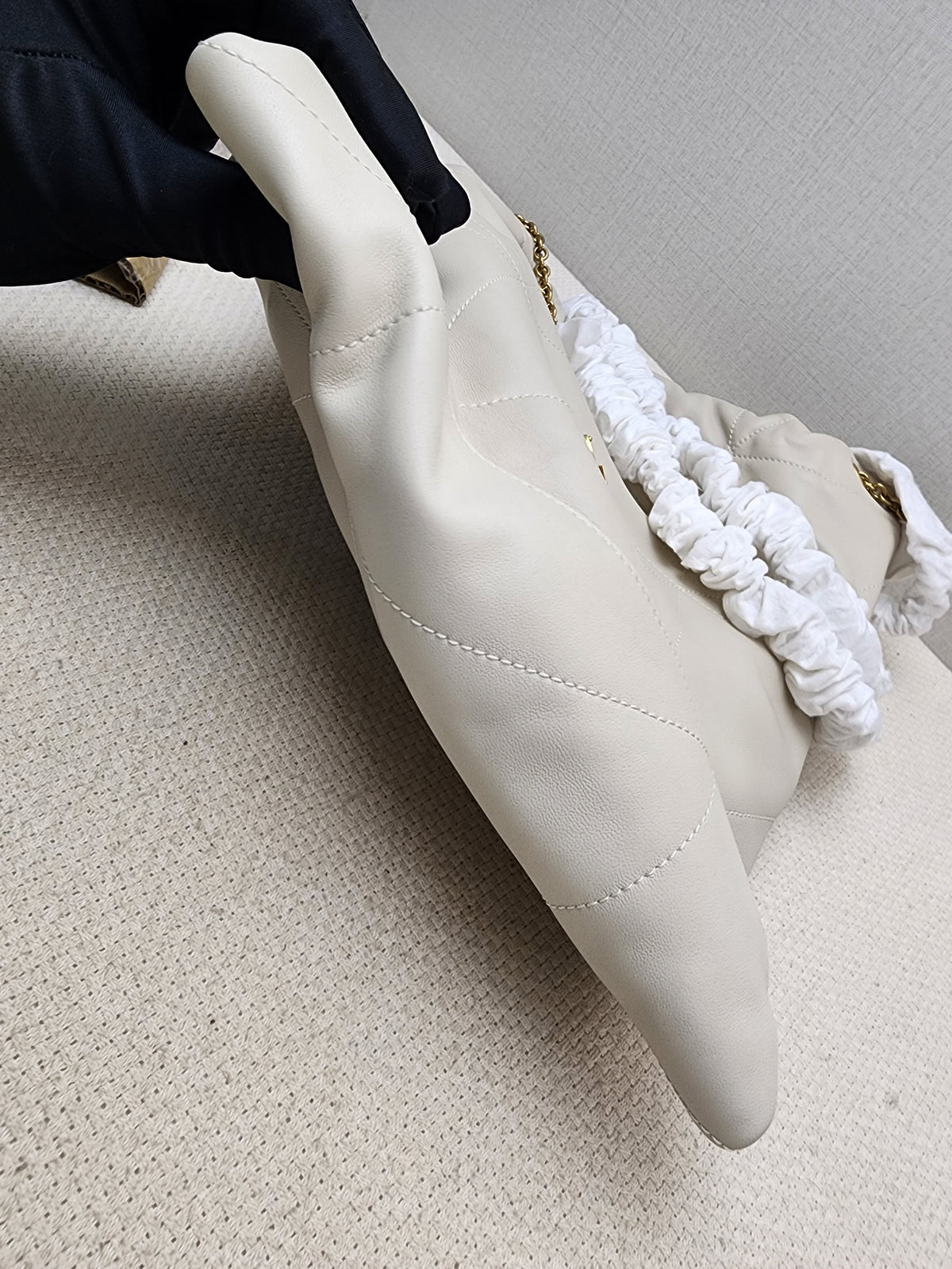 YSL Soft Cream Lambskin Jamie 4.3 Pochon