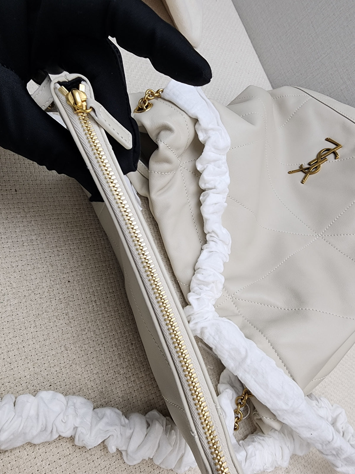 YSL Soft Cream Lambskin Jamie 4.3 Pochon