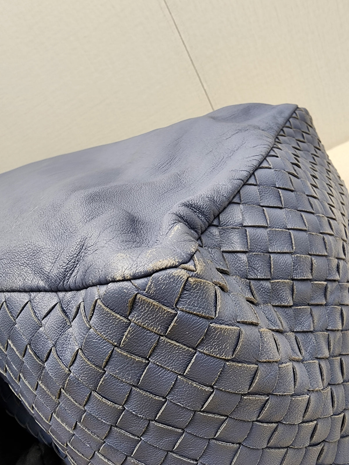 BV Blue Knot Intrecciato Hobo Bag