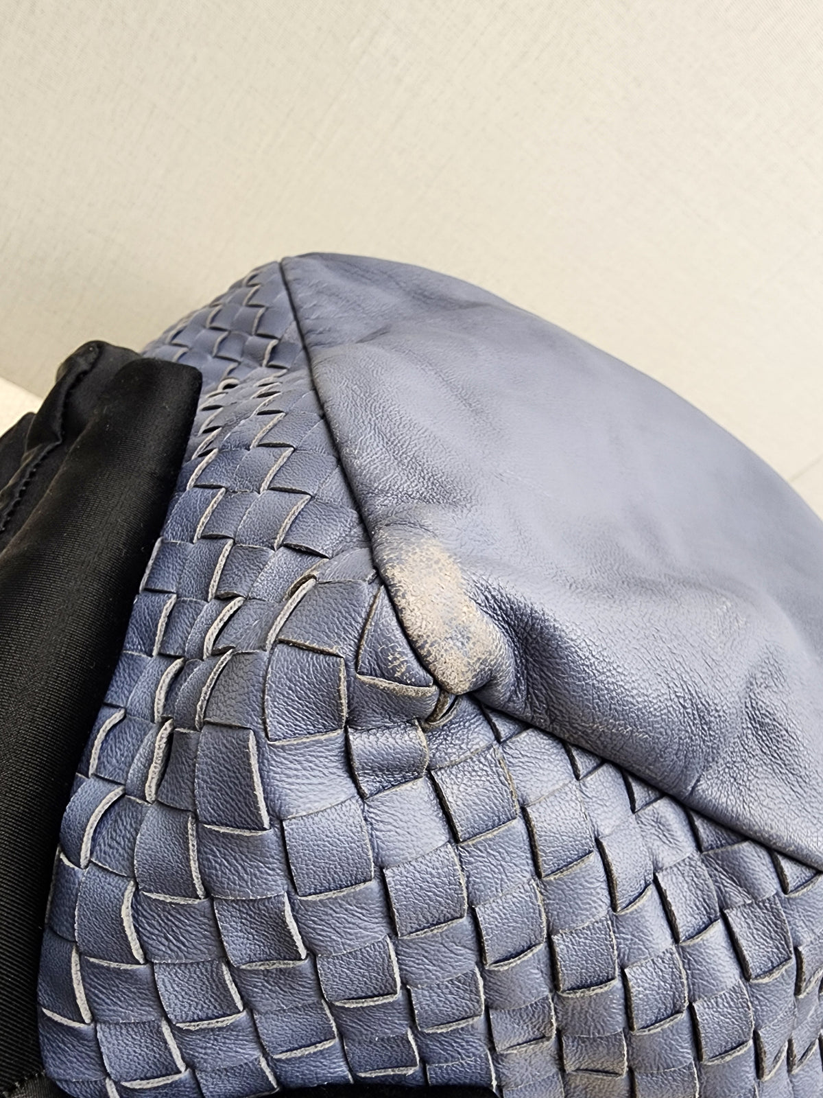 BV Blue Knot Intrecciato Hobo Bag