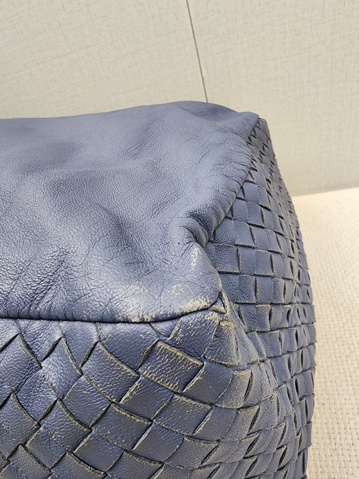 BV Blue Knot Intrecciato Hobo Bag