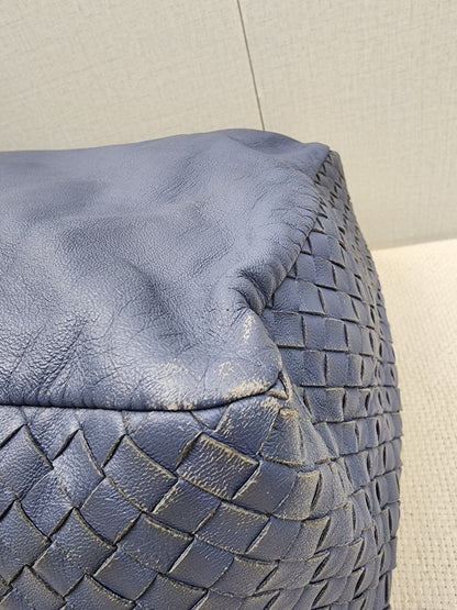 BV Blue Knot Intrecciato Hobo Bag