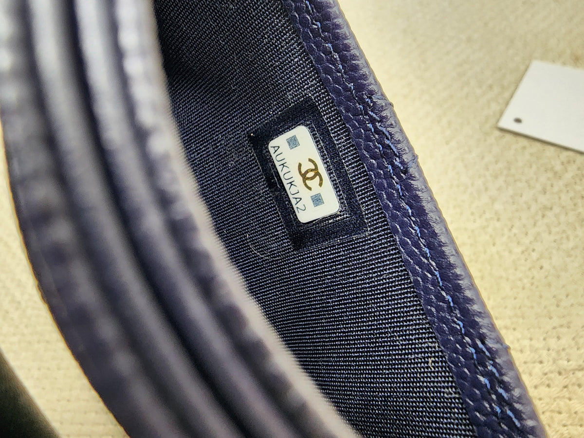 Chanel Navy Caviar Card Case (GHW)