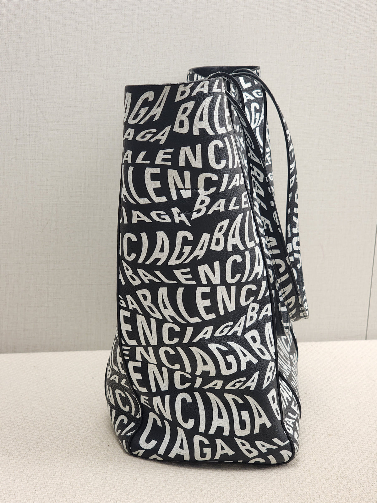 Balenciaga Black X White Everyday Logo Tote (SHW)