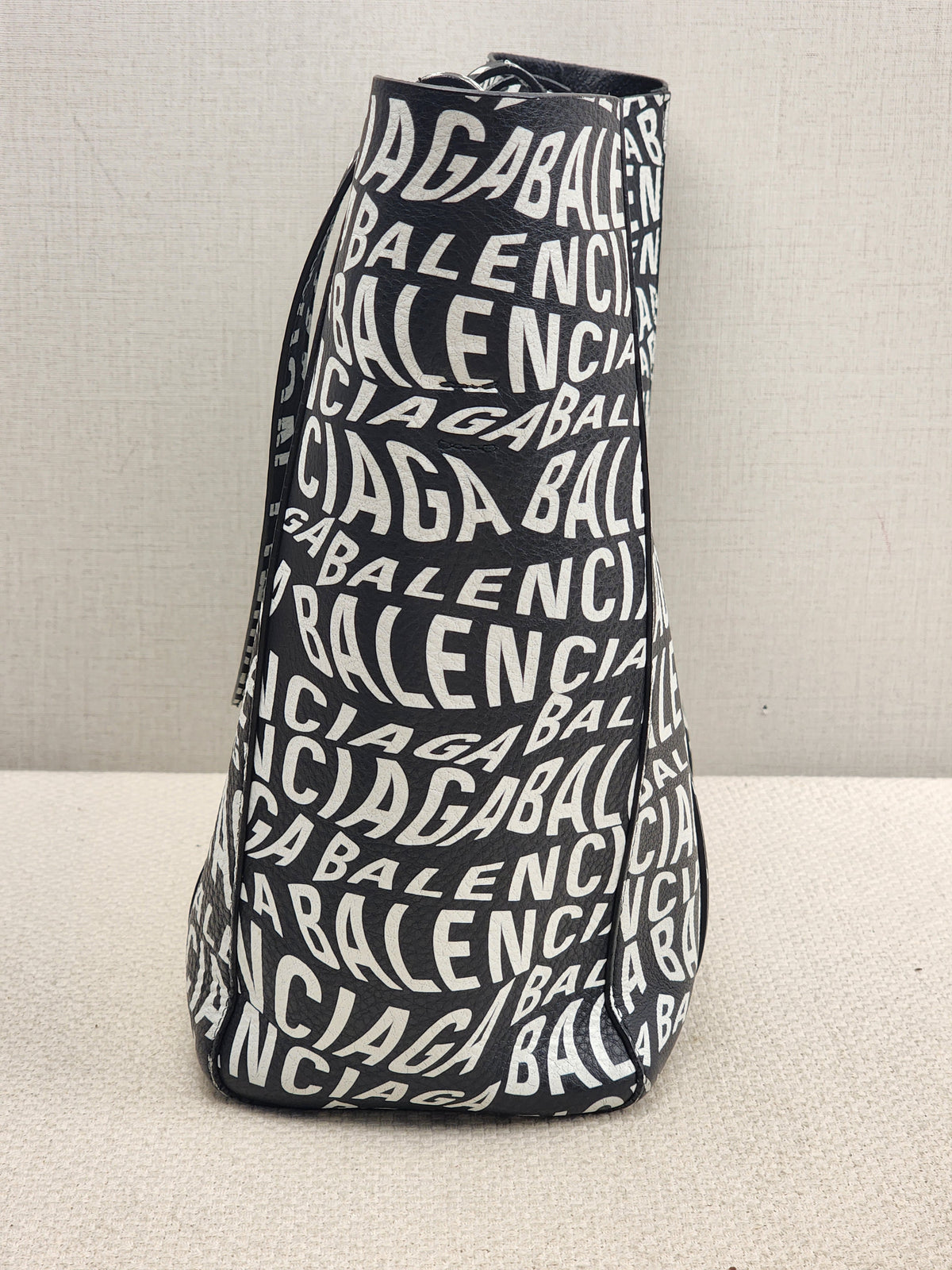 Balenciaga Black X White Everyday Logo Tote (SHW)