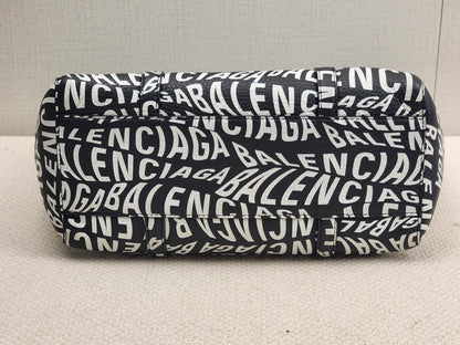 Balenciaga Black X White Everyday Logo Tote (SHW)