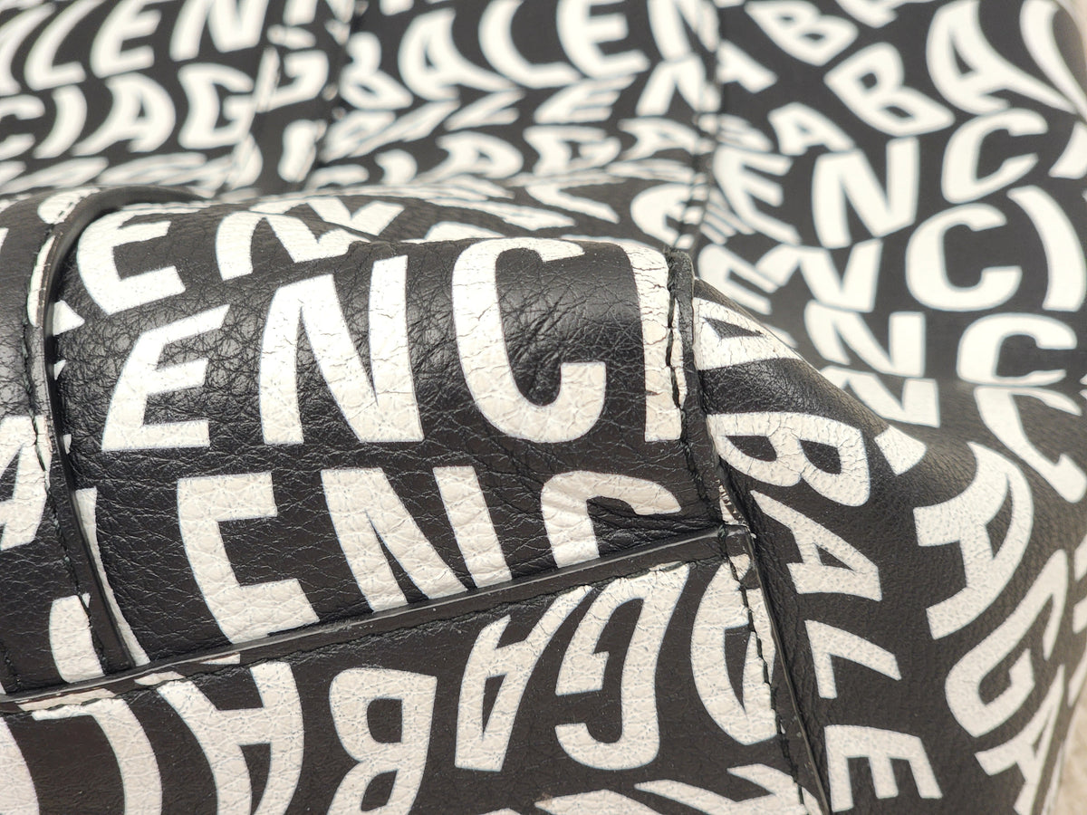 Balenciaga Black X White Everyday Logo Tote (SHW)