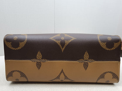 LV Reverse Monogram On The Go MM