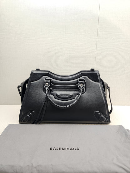 Balenciaga Black Smooth Grained Calfskin Neo Classic City Bag