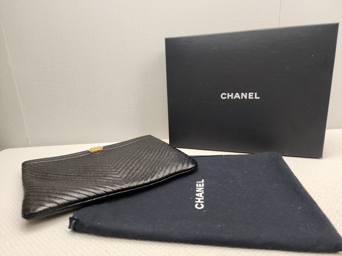 Chanel Black Caviar Medium O’case (LGHW)