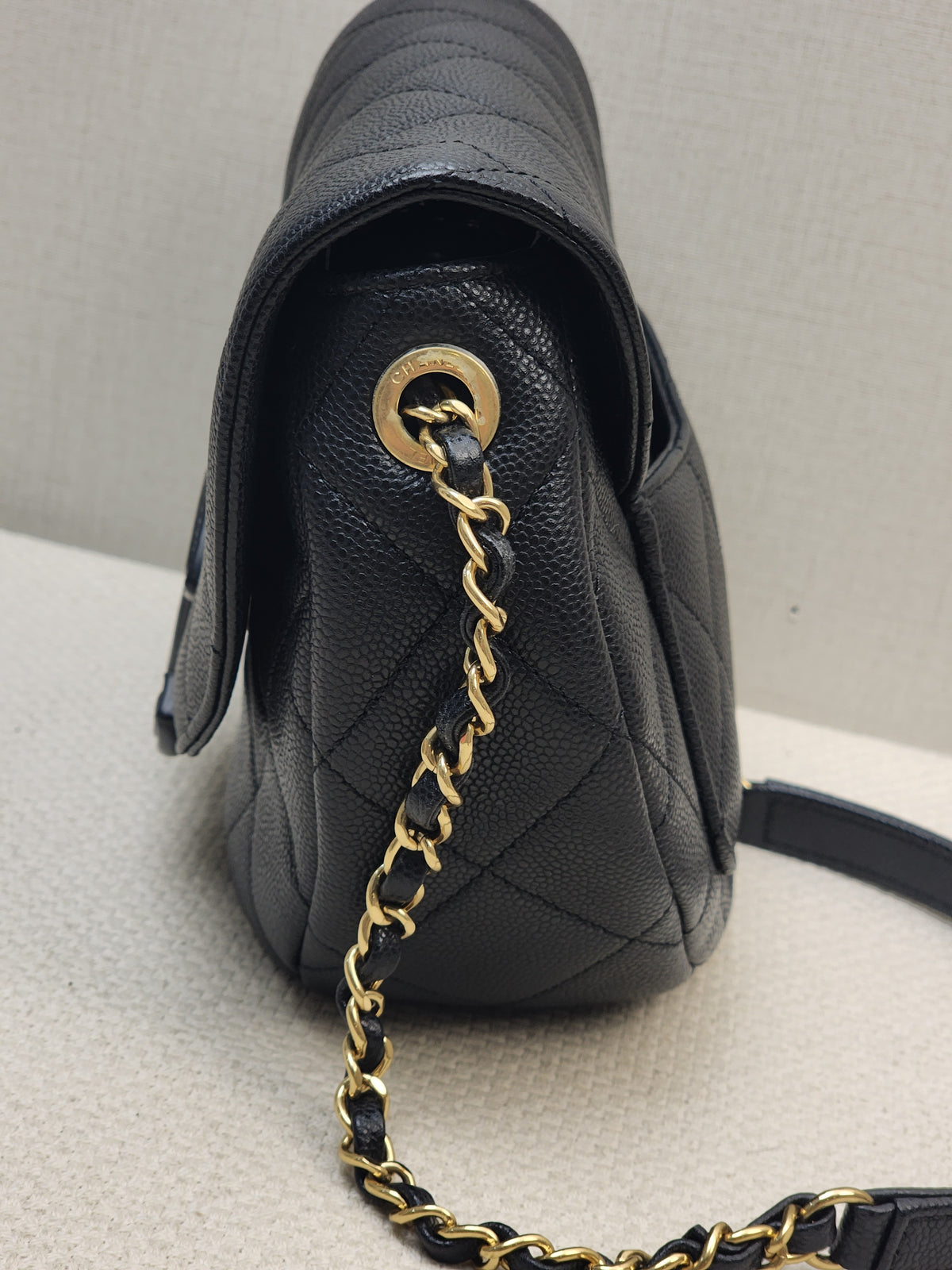 Chanel Black Caviar 23P Saddle Mini Messenger Bag (GHW)