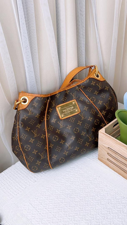 LV Monogram Galleria