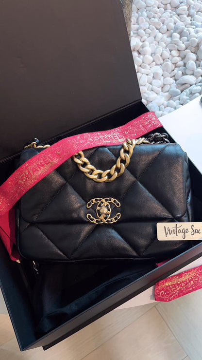 Chanel Black Lambskin Small 19 (GHW)