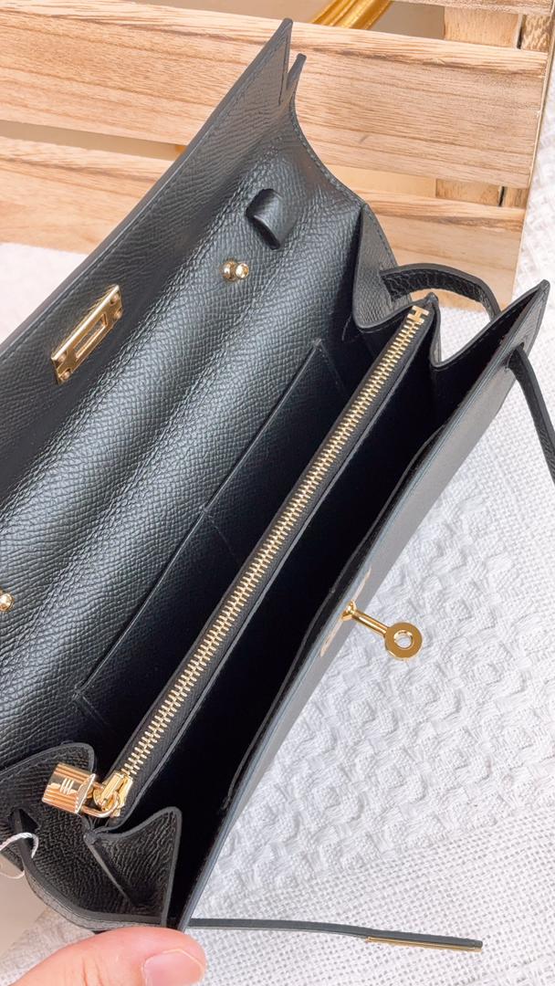 Hermes Noir Epsom Kelly To Go (GHW)