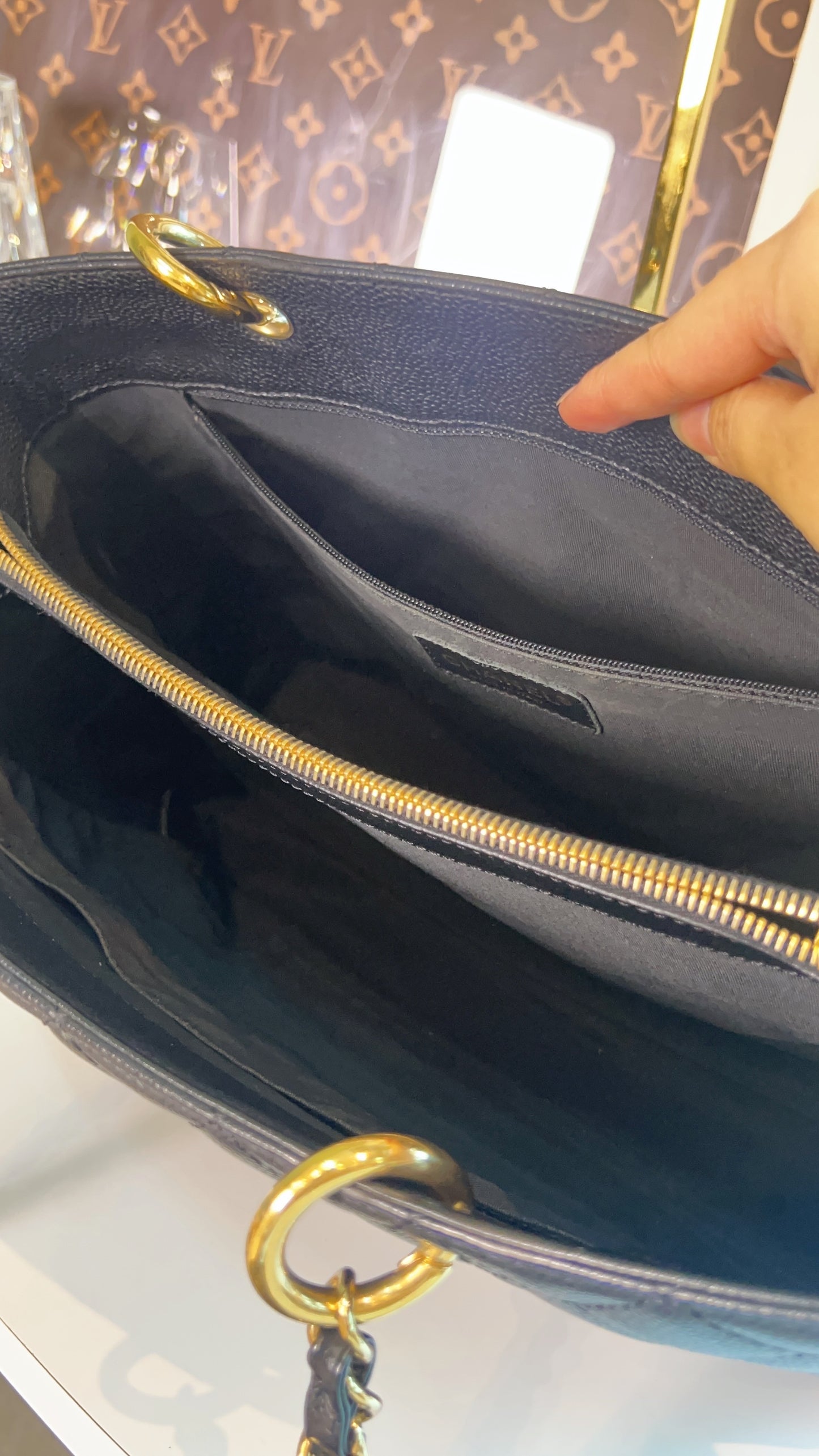 Chanel Black Caviar GST GHW