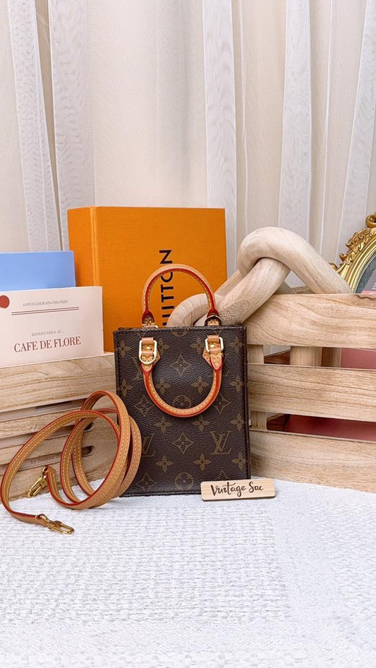 Louis Vuitton Monogram Petit Sac Plat