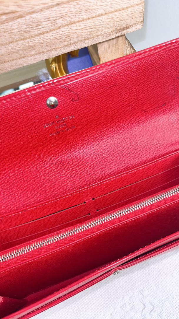 LV Red Epi Sarah Wallet