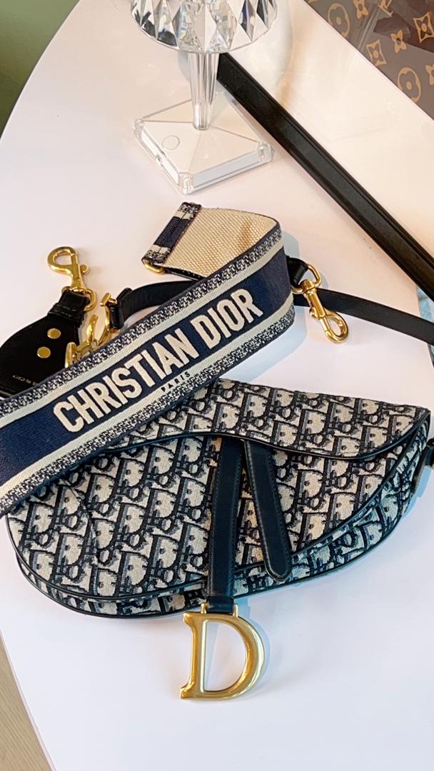 Dior Navy Oblique Medium Saddle w Strap