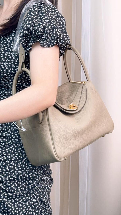 Hermes Beige Marfa Lindy 26 (GHW)