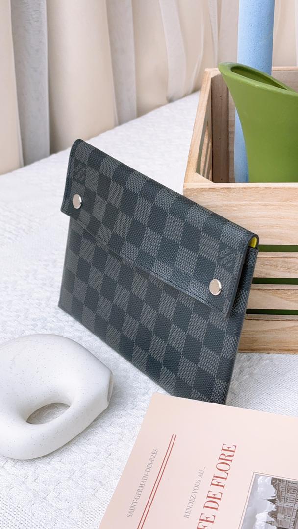 Louis Vuitton Damier Graphite Alpha Pochette