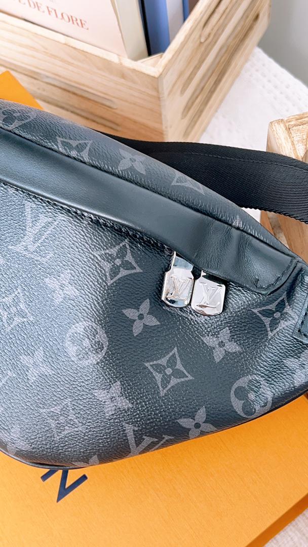 LV Monogram Eclipse Discovery Bumbag PM