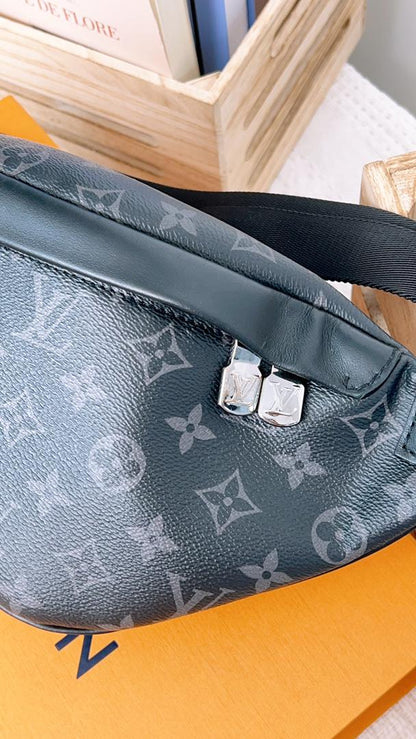 LV Monogram Eclipse Discovery Bumbag PM