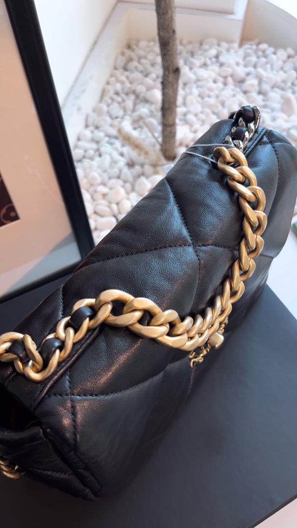 Chanel Black Lambskin Small 19 (GHW)