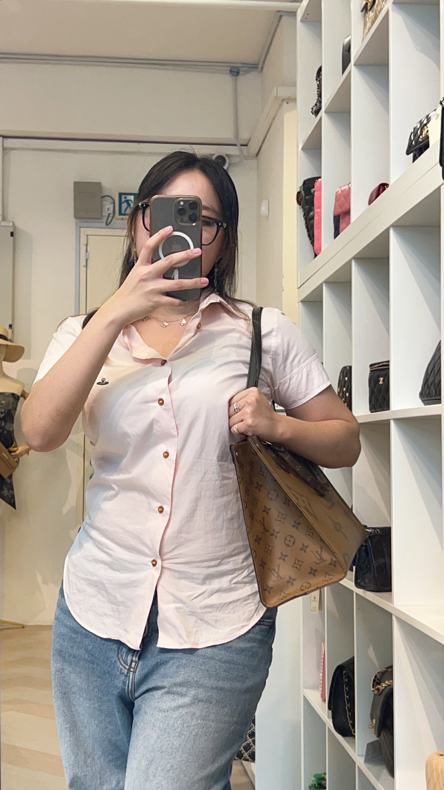 LV Monogram Reverse On The Go MM